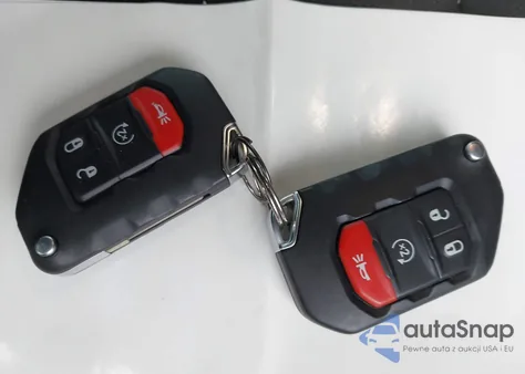 2023 Jeep Wrangler 4Xe 4X4 z USA, uszkodzony, nr VIN 1C4JJXN6XPW605335